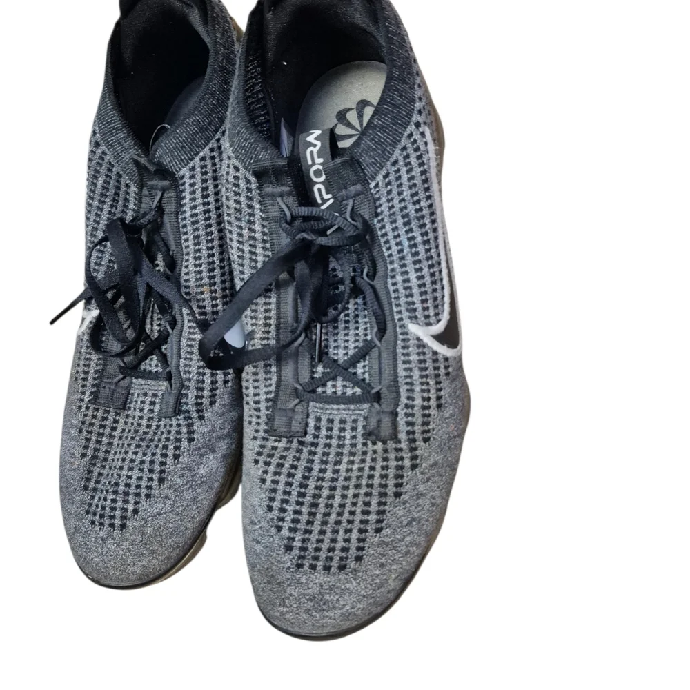 Nike Black‎ and Gray Men's Shoes
